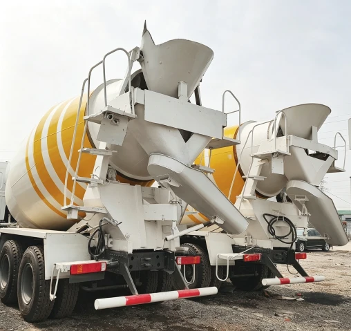 HOWO 6X4 10 Cubic Meter Cement Concrete Mixer Truck price