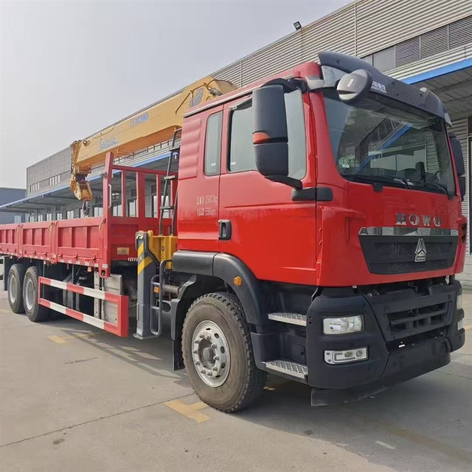 HOWO TX 320HP 6x4 Truck Mounted Crane