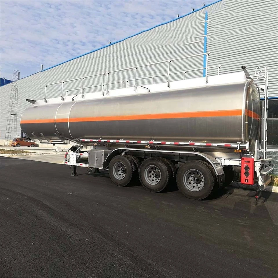 Large Capacity 3 Axis Oil Tank Semi Trailer high quality