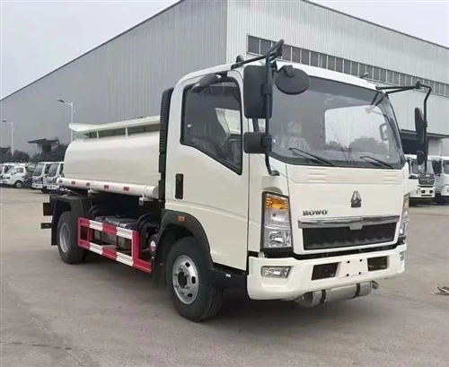 HOWO Light Fuel Tank Truck