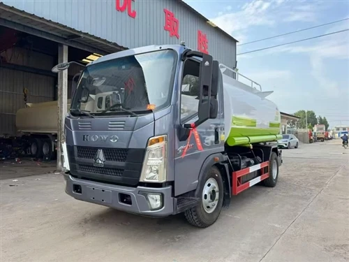 HOWO Light Water Sprinkler Truck