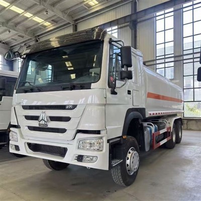 Sinotruk Howo 371 HP 6×4 Fuel Tanker Truck